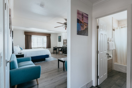 Sea Air Inn & Suites - Guest Room