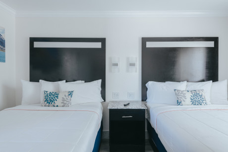 Sea Air Inn & Suites - Guest Room