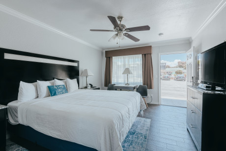 Sea Air Inn & Suites - Guest Room