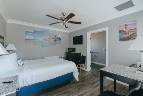 Sea Air Inn & Suites - Guest Room